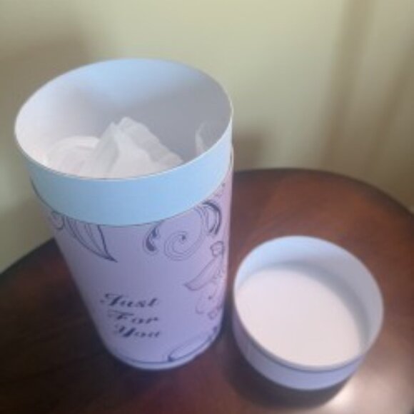 Sturdy Tubular Gift Box - NEW & Unused - Picture 5 of 8